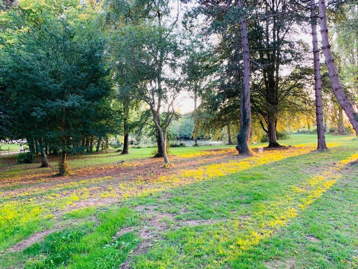 Gite Du Parc Du Moulin Du Pre Bavent Exteriör bild